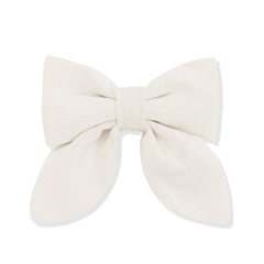 Medium Alligator Clip Bow in Oat